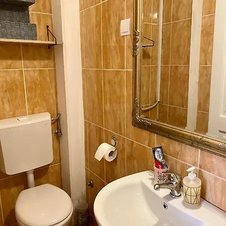 Kingslanding Old Town Хостел *