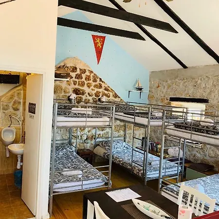 Kingslanding Old Town Хостел