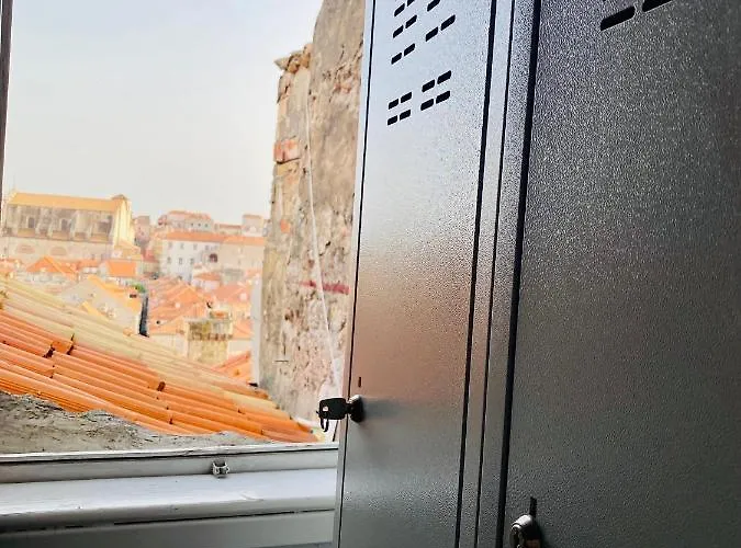 Hostel Kingslanding Old Town