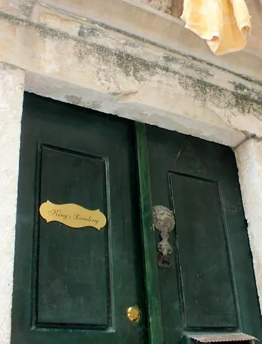 Hostel Kingslanding Old Town