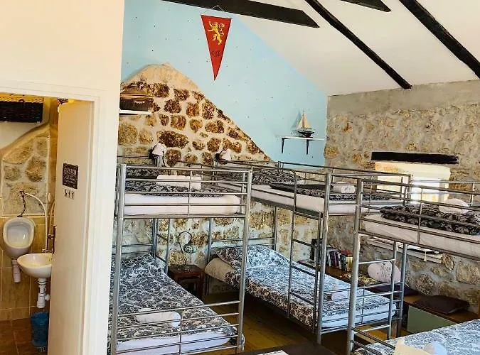 Kingslanding Old Town Hostel