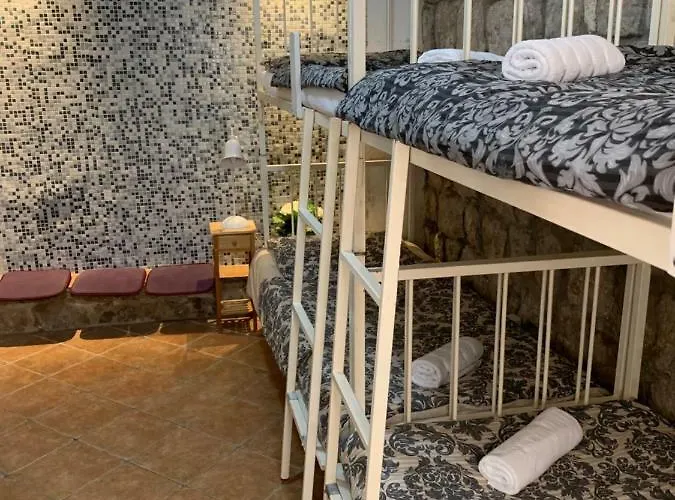 Kingslanding Old Town 호스텔 *