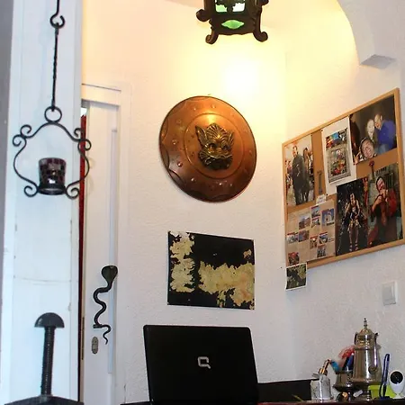 Kingslanding Old Town Hostel